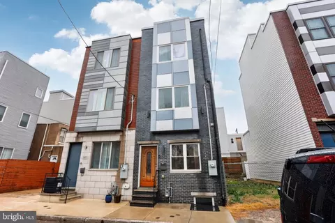 2057 Fernon St, Philadelphia, PA 19145