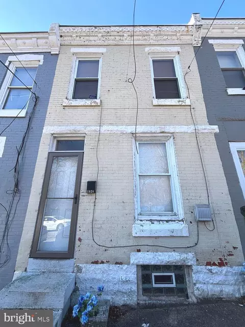 1928 W Ruscomb St, Philadelphia, PA 19141