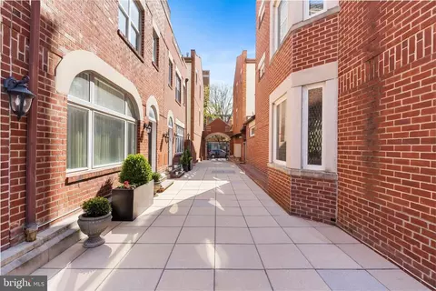 212 S 24 S 24th St #2408, Philadelphia, PA 19103