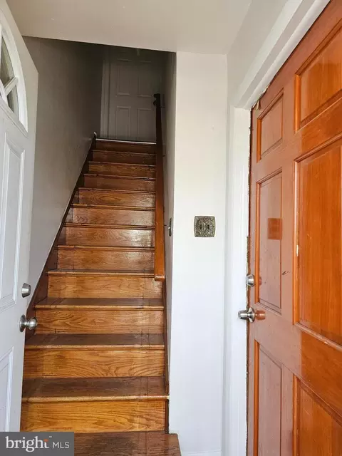 Entry Way - 7621 Cottage St, Philadelphia, PA 19136 photo 1 of 6