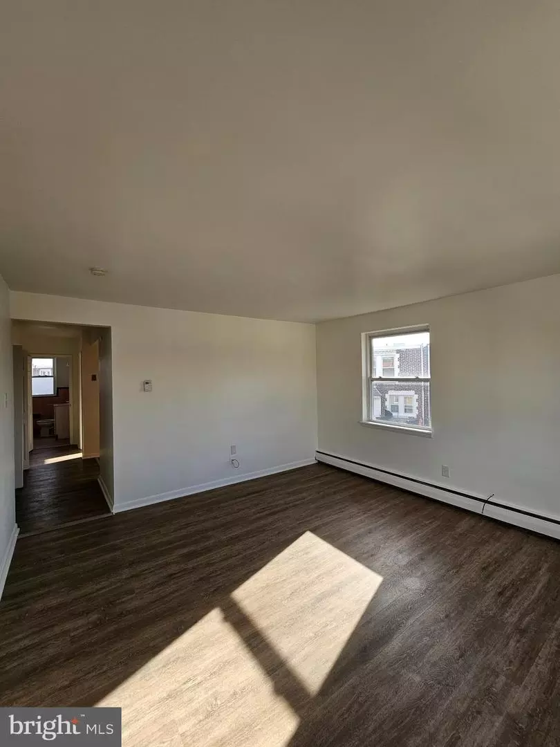 Living - 7621 Cottage St, Philadelphia, PA 19136 photo 2 of 3
