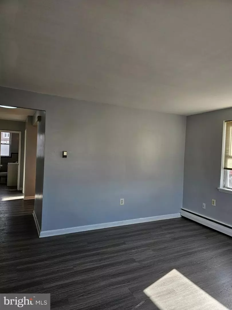 Living - 7621 Cottage St, Philadelphia, PA 19136 photo 1 of 3