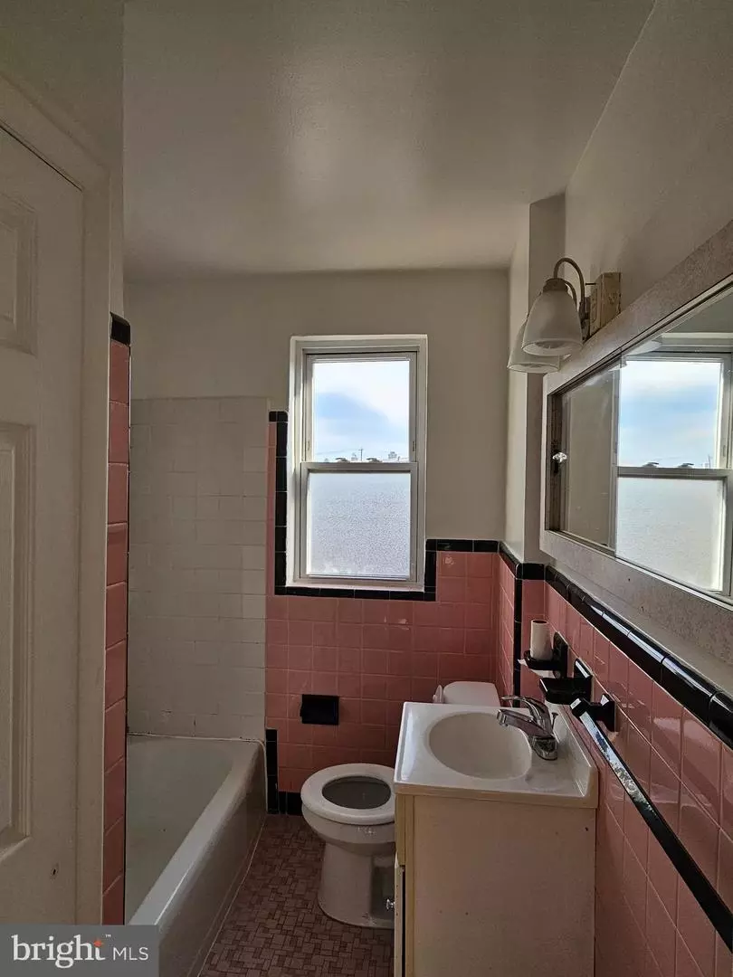 Bath - 7621 Cottage St, Philadelphia, PA 19136 photo 4 of 6