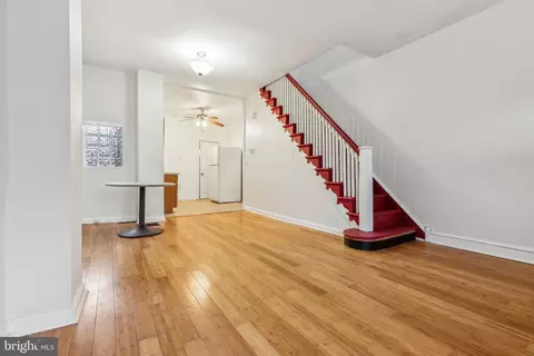 621 N 41st St, Philadelphia, PA 19104