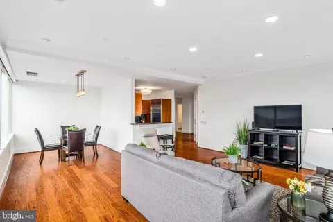 50 S 16th St #4501, Philadelphia, PA 19102