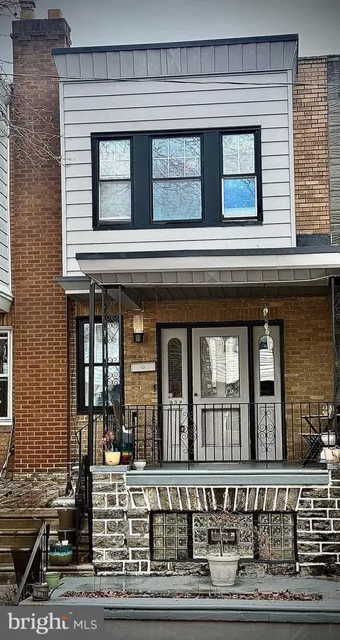932 Carver St, Philadelphia, PA 19124