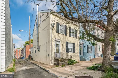 140 Gay St, Philadelphia, PA 19127