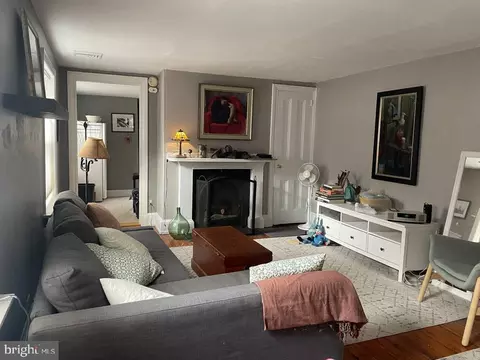 1009 Clinton St #4, Philadelphia, PA 19107