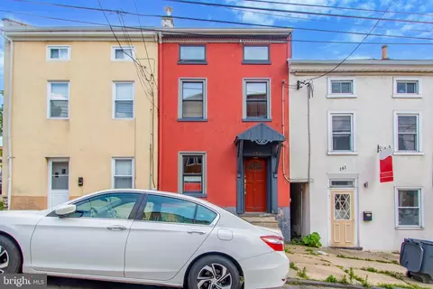 143 Levering St, Philadelphia, PA 19127