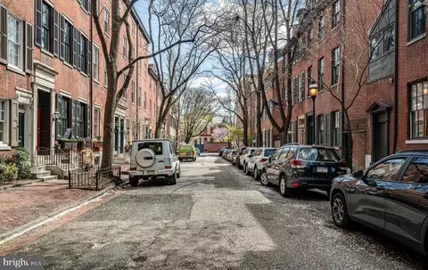 920 Clinton St #1R, Philadelphia, PA 19107