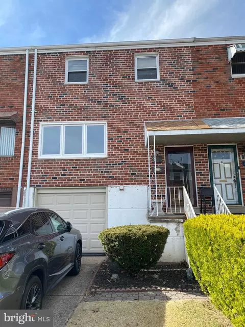 7015 Lark Pl, Philadelphia, PA 19153
