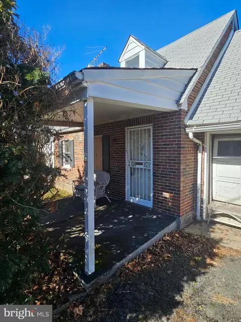6414 Shelbourne St, Philadelphia, PA 19111