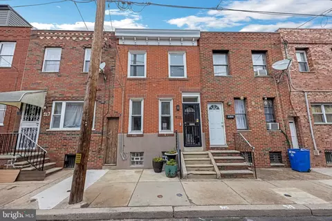 915 Dudley St, Philadelphia, PA 19148
