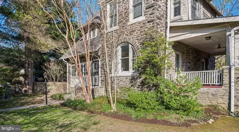 308 Carpenter Ln, Philadelphia, PA 19119