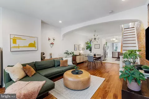 882 N Lecount St, Philadelphia, PA 19130