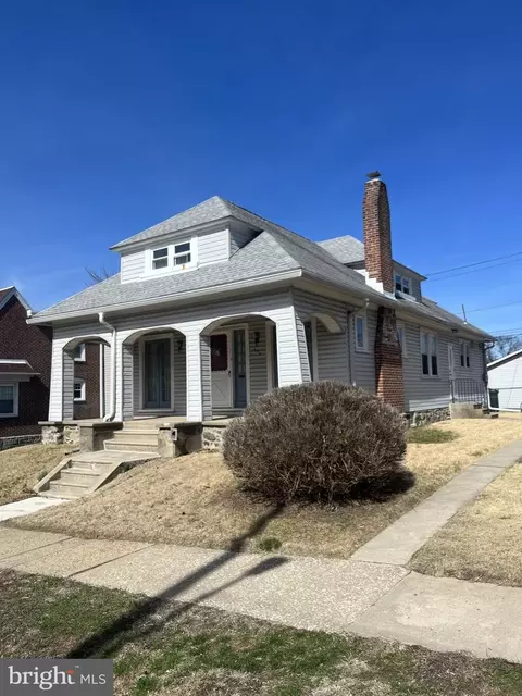 444 Flamingo St, Philadelphia, PA 19128