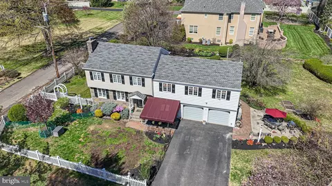 5045 Fitler St, Philadelphia, PA 19114