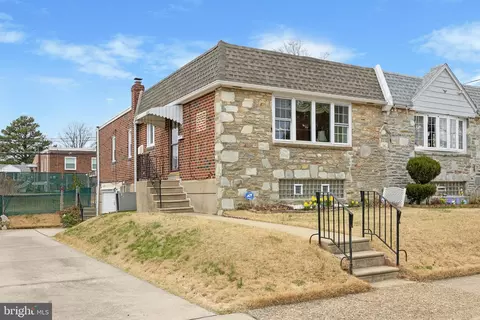 2010 Greymont St, Philadelphia, PA 19116