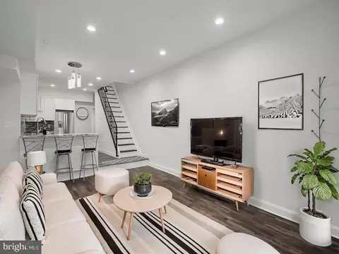 1020 S 6th St, Philadelphia, PA 19147