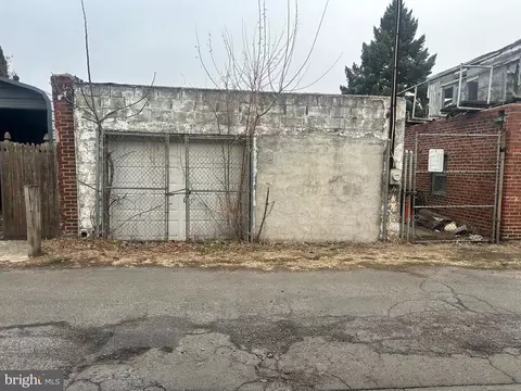 4759 Bath St, Philadelphia, PA 19137