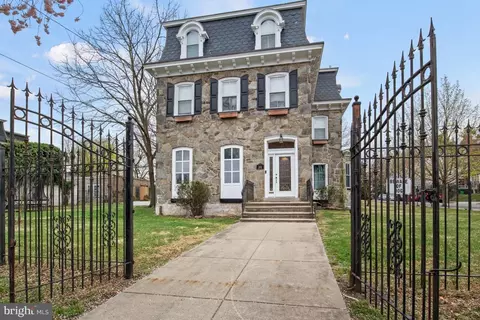 6834 Chew Ave, Philadelphia, PA 19119