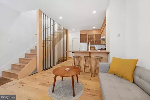 158 W Palmer St, Philadelphia, PA 19122