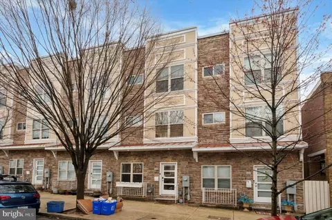 152 Kalos St, Philadelphia, PA 19128