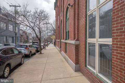 870 N 28th St #215, Philadelphia, PA 19130