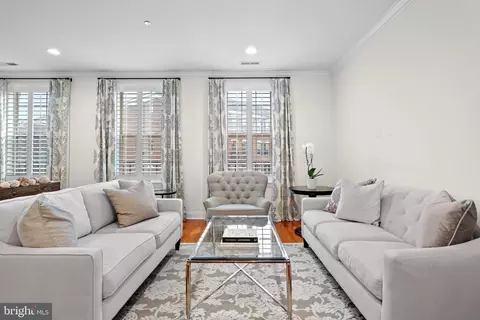 708 Captains Way, Philadelphia, PA 19146