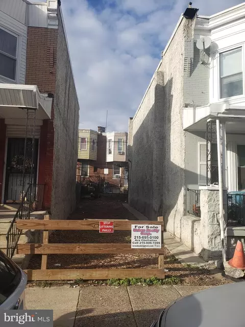 5719 Delancey St, Philadelphia, PA 19143
