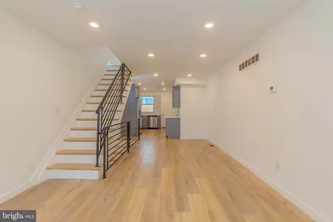 1643 S Taney St, Philadelphia, PA 19145