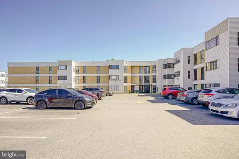 2628 Welsh Rd #201, Philadelphia, PA 19152