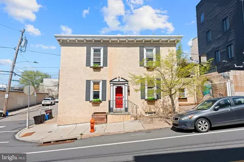 124 Shurs Ln, Philadelphia, PA 19127