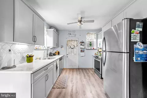2024 Hartel Ave, Philadelphia, PA 19152