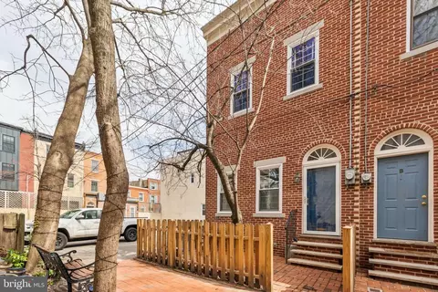 1811 Fitzwater St #A, Philadelphia, PA 19146