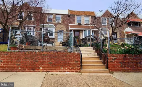 6242 Walker St, Philadelphia, PA 19135