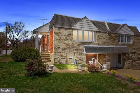 9248 Crispin St, Philadelphia, PA 19114