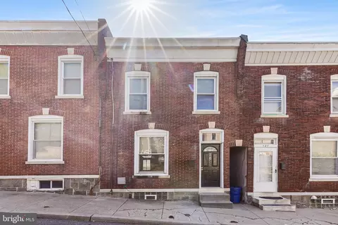 129 Kingsley St, Philadelphia, PA 19127