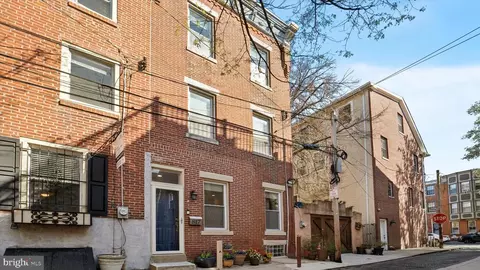 817 S Reese St, Philadelphia, PA 19147