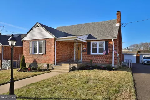 1912 Loney St, Philadelphia, PA 19111