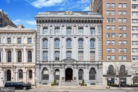 421 Chestnut St #402, Philadelphia, PA 19106