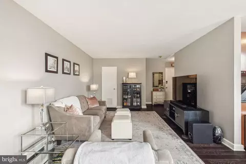 2601 Pennsylvania Ave #925, Philadelphia, PA 19130