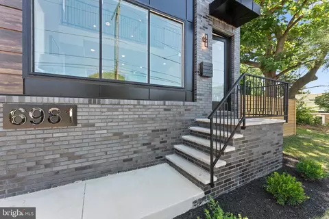 6987 Silverwood St, Philadelphia, PA 19128