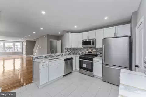 7335 N 19th St, Philadelphia, PA 19126