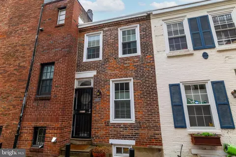 2402 Manning St, Philadelphia, PA 19103