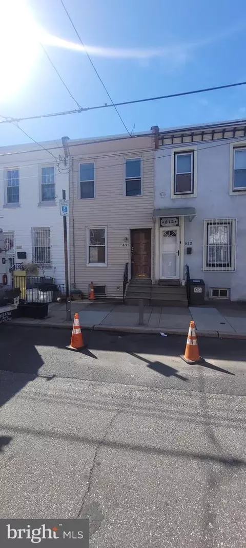 610 Fernon St, Philadelphia, PA 19148