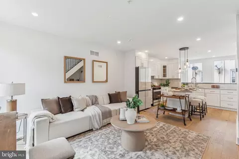 1929 W George St, Philadelphia, PA 19130