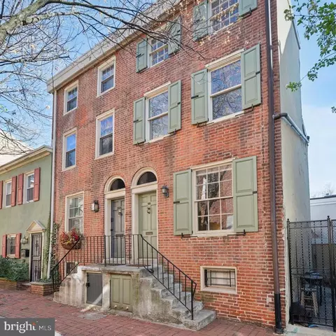 1038 Waverly St, Philadelphia, PA 19147