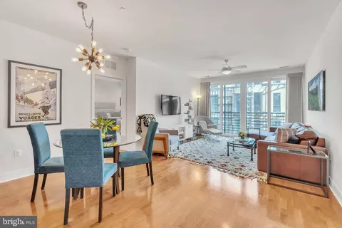 600 S 24th St #413, Philadelphia, PA 19146