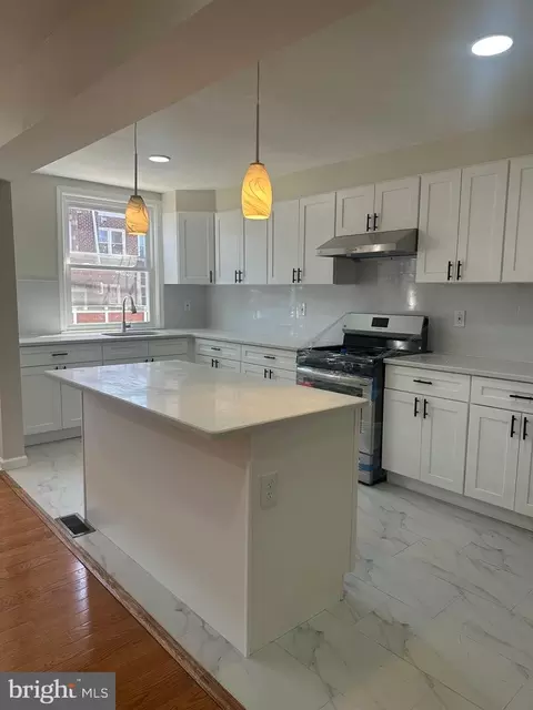 6811 E Roosevelt Blvd, Philadelphia, PA 19149